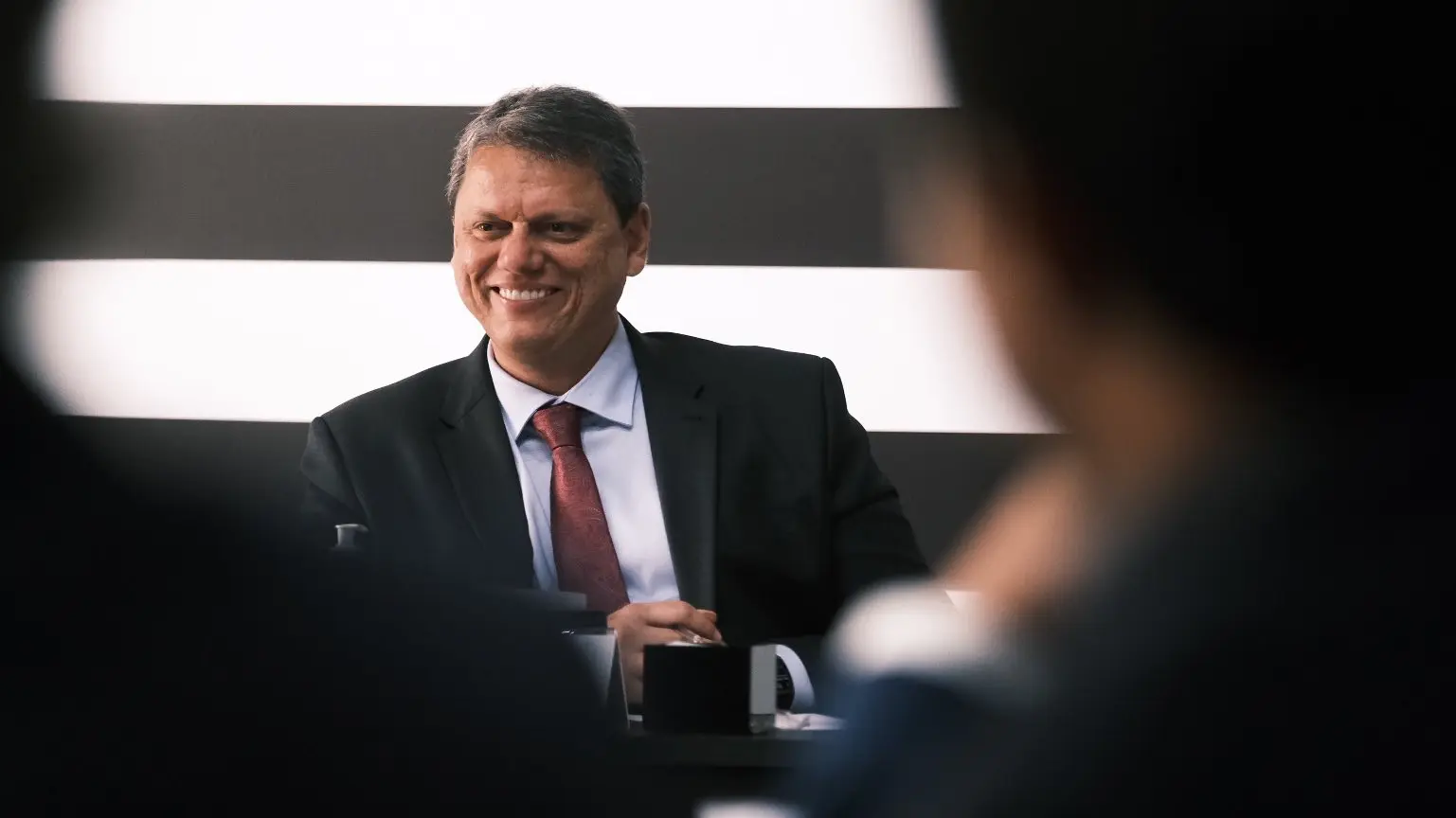 Tarcísio é cobrado sobre novo projeto ferroviário em SP