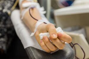 Posso doar sangue se tive dengue Tatuagem impede doação Tire dúvidas sobre o tema