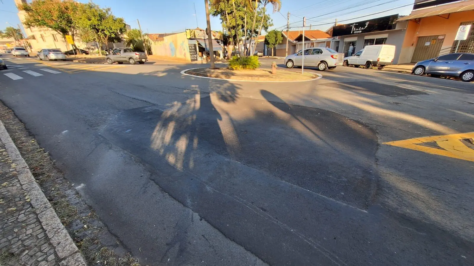 Reparo-em-afundamento-interdita-trecho-da-Av.-Assis-Brasil-em-Limeira