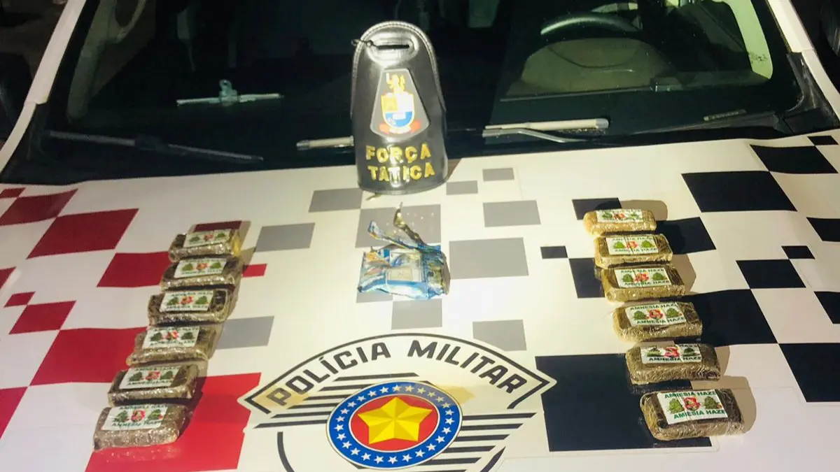 Trio-tenta-agredir-PMs-e-e-preso-por-trafico-de-drogas-no-Jd.-Santa-Adelia