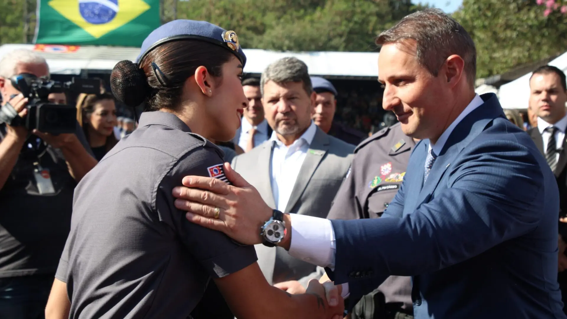 mulher-policial-militar-scaled-1