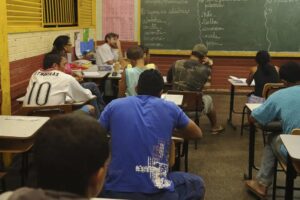 MEC-cria-programa-de-apoio-a-escolas-publicas-com-aulas-noturnas