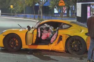 Motorista de Porsche atropela e mata motociclista em SP