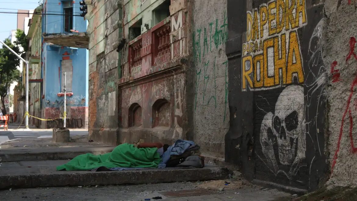 Brasil tem 300,8 mil pessoas em situação de rua; mais de 80 mil em SP