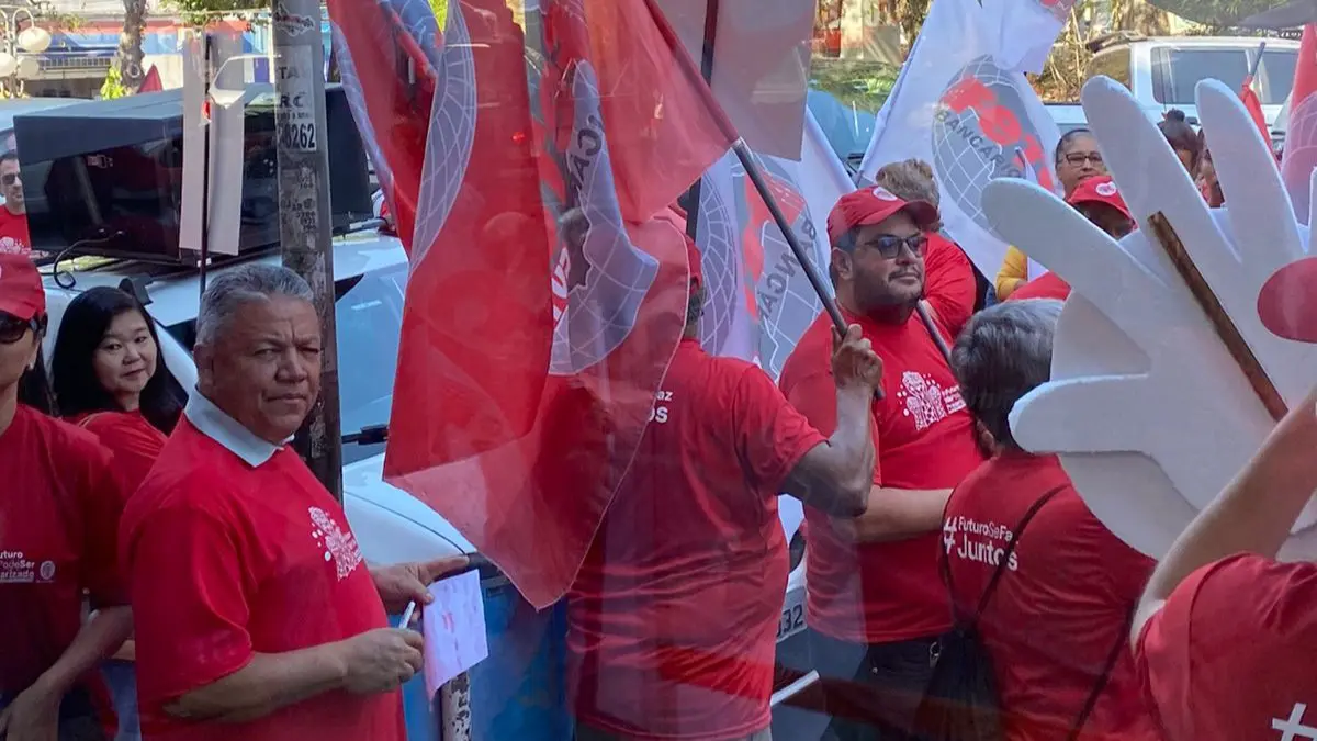 Sindicato-dos-bancarios-faz-manifestacao-no-Centro-de-Limeira