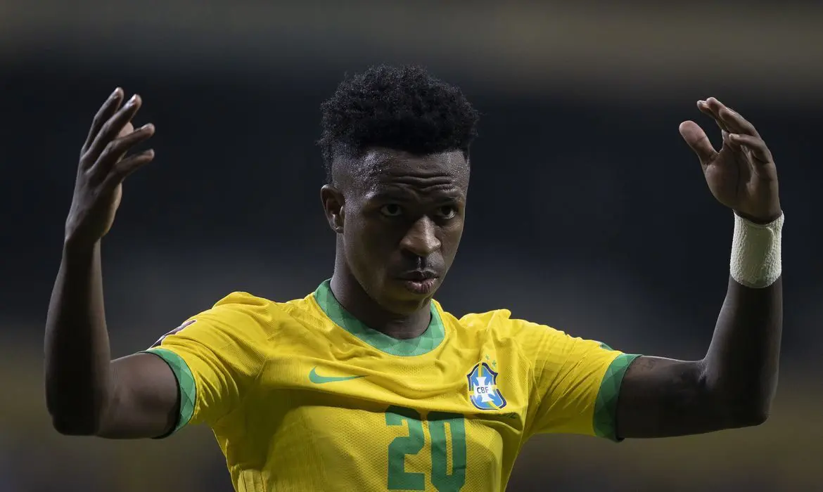 Vini-Jr.-pede-desculpas-por-ter-desfalcado-Brasil-em-jogo-decisivo