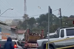 Avião cai em Vinhedo veja vídeo