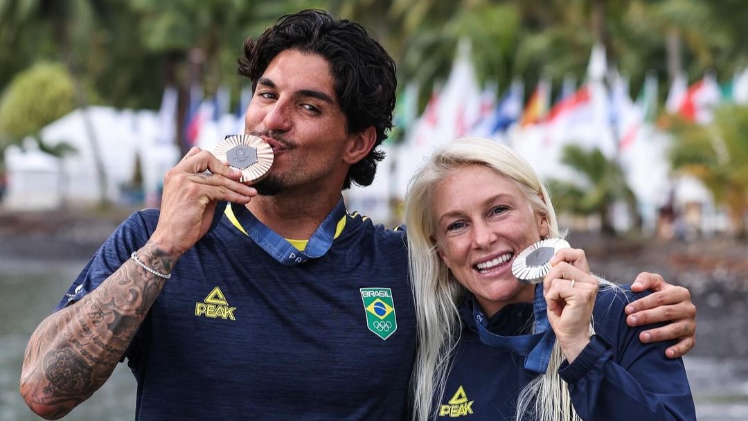 Brasil-conquista-duas-medalhas-no-surfe-em-Paris