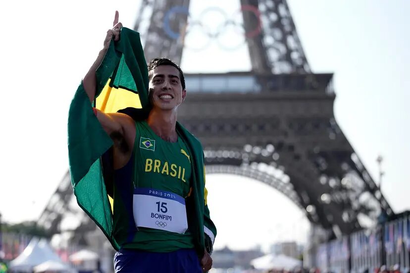 Caio Bonfim conquista prata histórica na marcha atlética de 20km em Paris