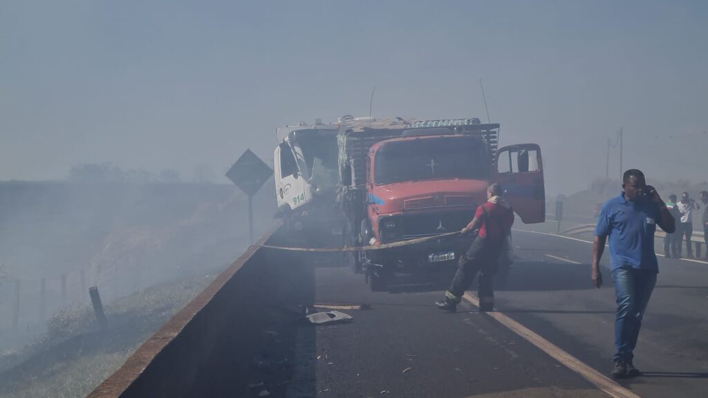 Fumaça de queimada causa acidente com 7 veículos na Limeira- Piracicaba3