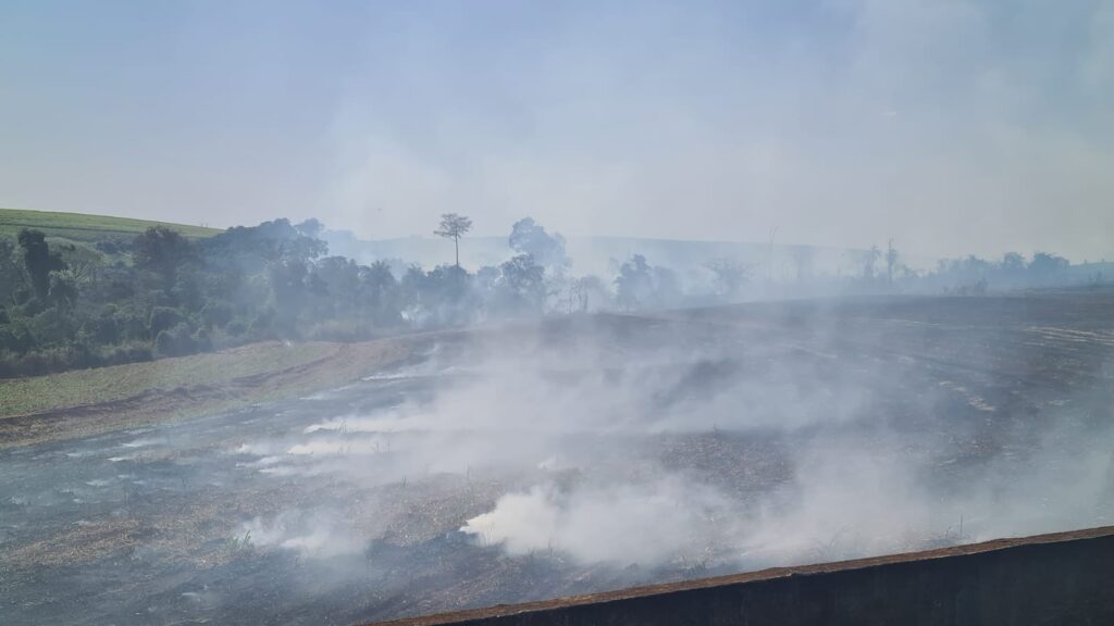 Fumaça de queimada causa acidente com 7 veículos na Limeira- Piracicaba7