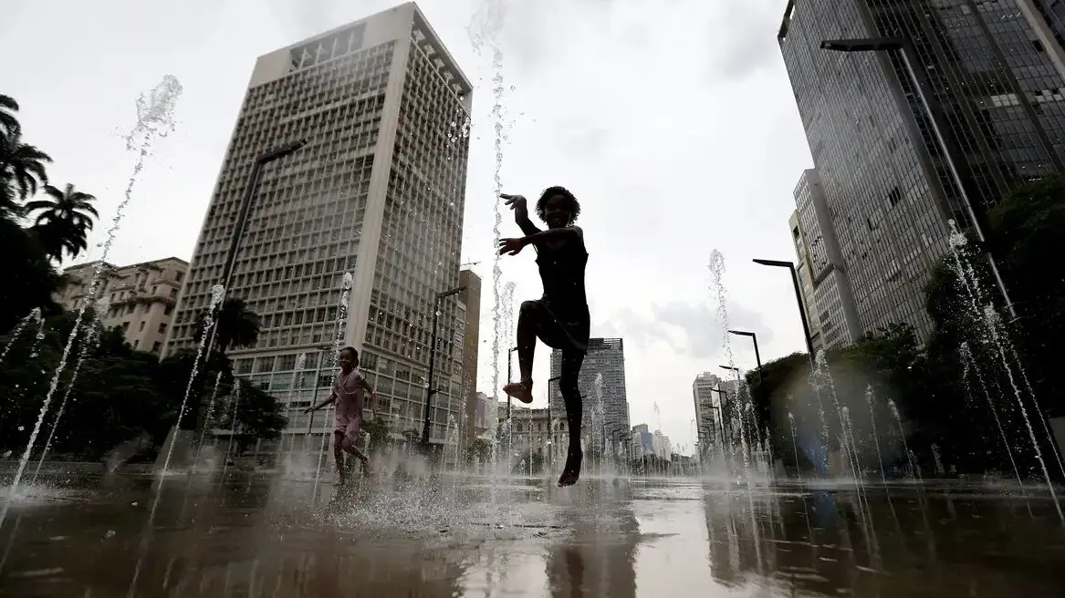 Inmet-alerta-para-onda-de-calor-que-chega-ao-pais-nos-proximos-dias