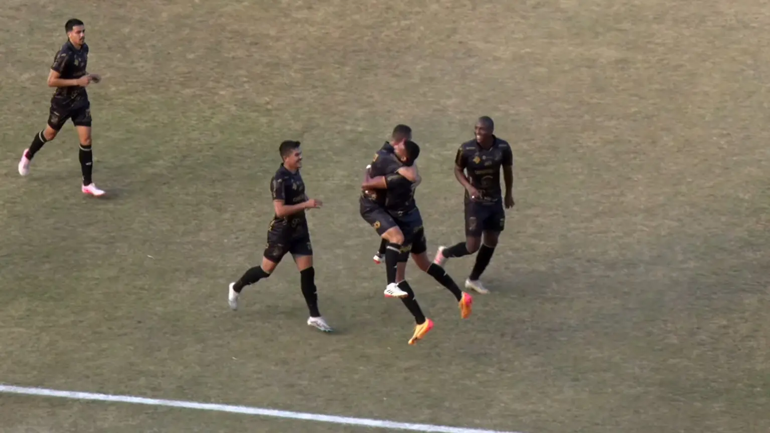 Inter-de-Limeira-vence-o-Avenida-nos-penaltis-e-esta-nas-oitavas-da-Serie-D