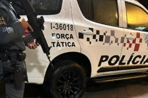 Moto é apreendida após acompanhamento da PM na Av. Fabrício Vampré