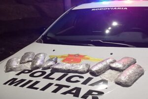 PM prende homem com drogas na panturrilha no interior de SP