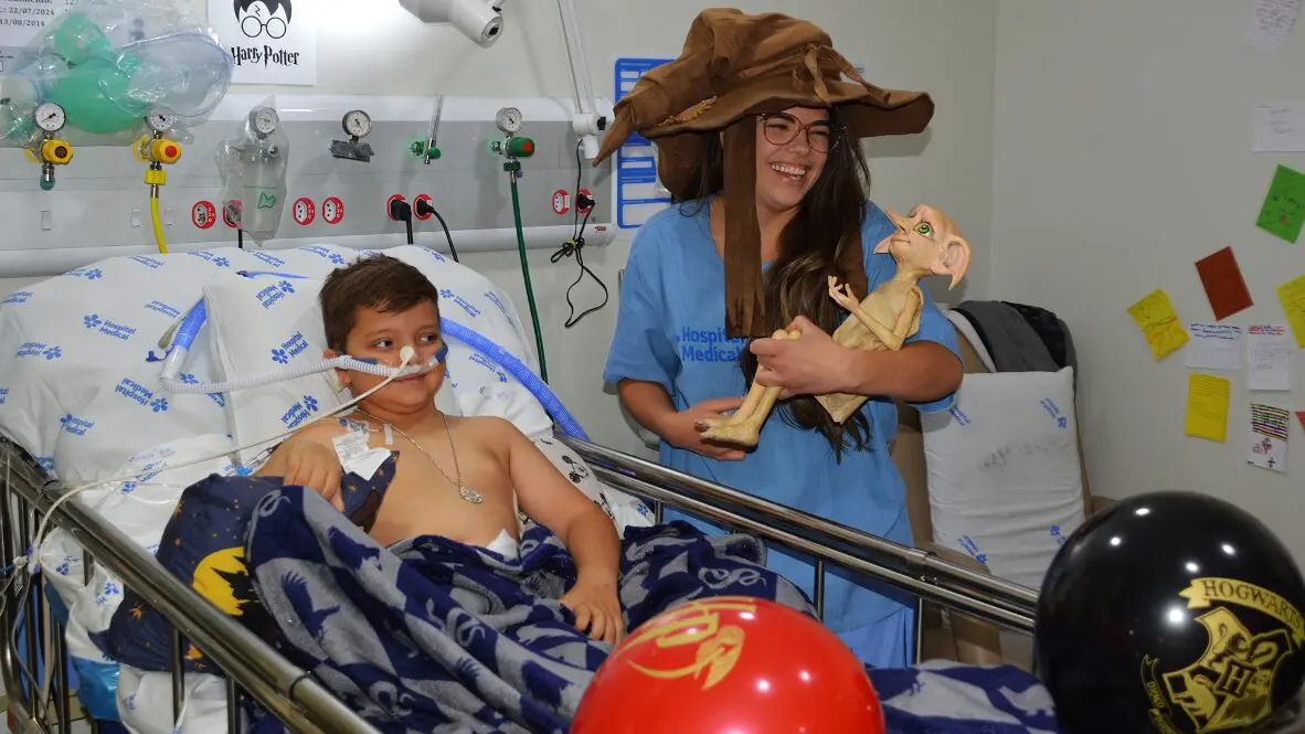 Paciente de 10 anos ganha festa de Harry Potter em hospital