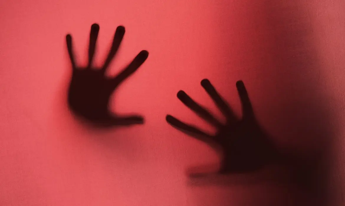 Pais-registra-1642-mil-estupros-de-criancas-e-adolescentes-em-3-anos