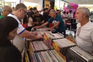 Pátio Limeira Shopping sedia Feira de Discos