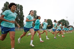 Seleção Brasileira enfrenta a França na busca de uma vaga na semifinal