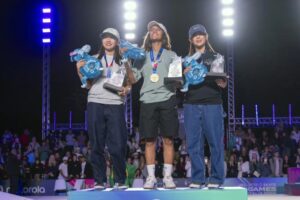 Com virada no fim, Rayssa Leal é bicampeã mundial de skate street