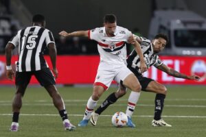 Botafogo e São Paulo empatam sem gols na Libertadores