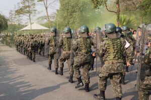 Desfile de 7 de Setembro reúne multidão no Pq. Cidade