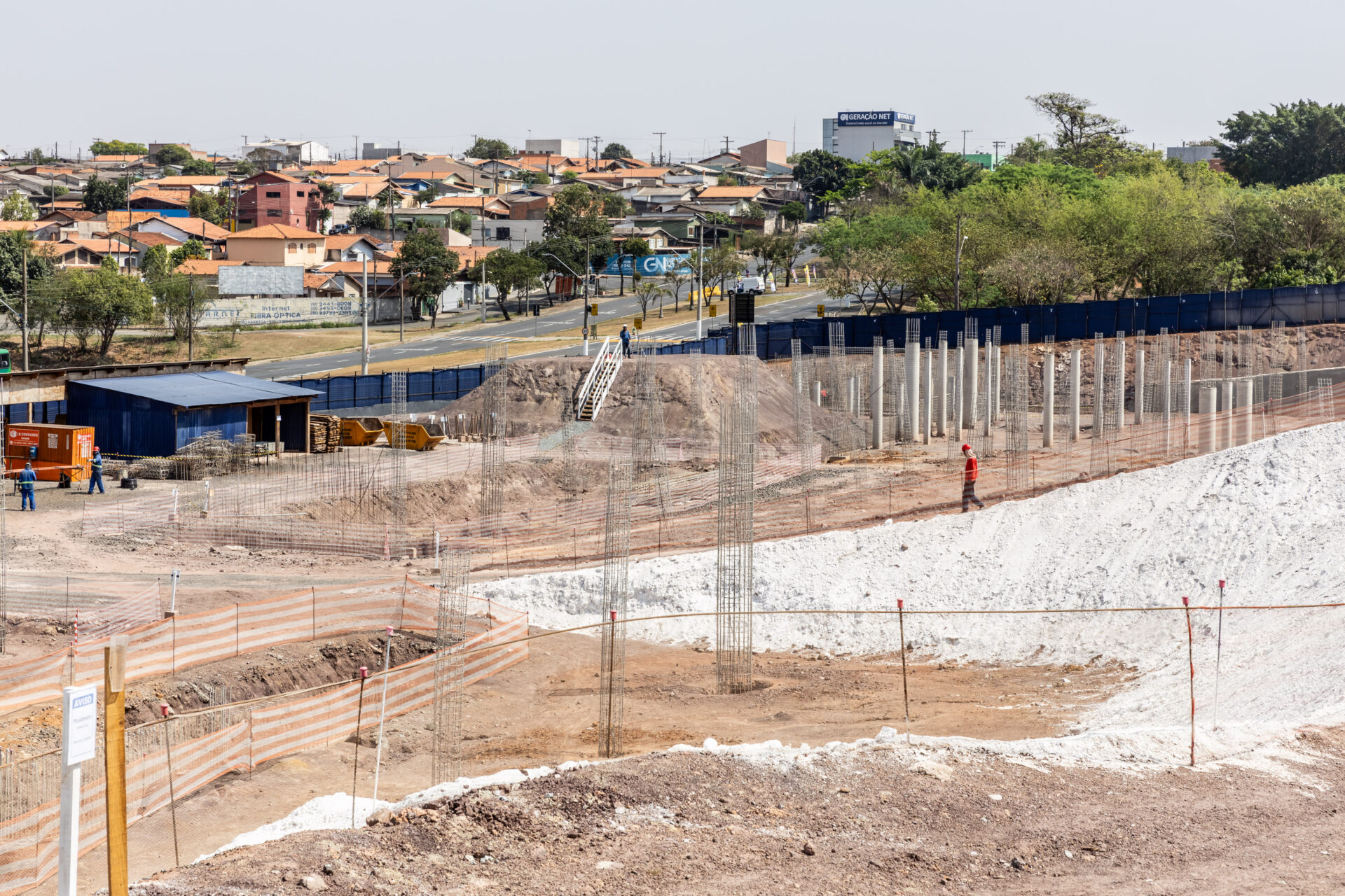 Diretor regional do Sesc visita as obras da futura unidade de Limeira