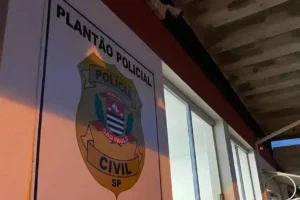 Idosa relata ter celular furtado dentro de igreja em Limeira