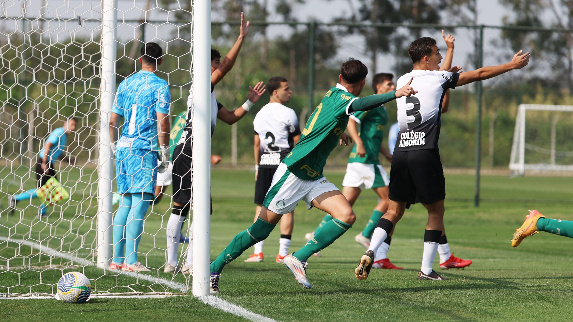 Palmeiras vence Corinthians e avança à semifinal do Brasileirão Sub-17