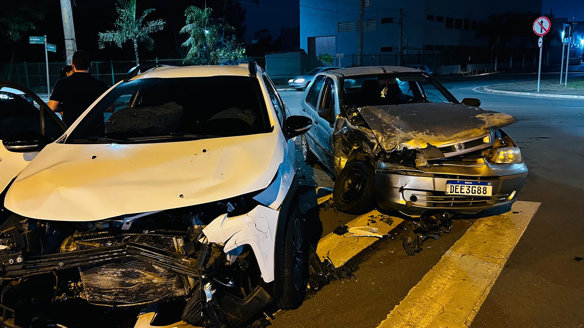 Acidente deixa casal e criança feridos no Pq. Egisto Ragazzo, em Limeira