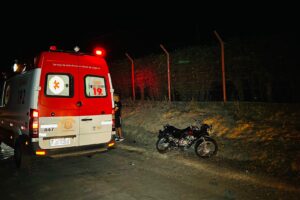 Batida entre duas motos deixa três homens gravemente feridos em Limeira