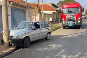 Colisão entre carro e poste deixa mulher ferida no Jd. Piratininga, em Limeira