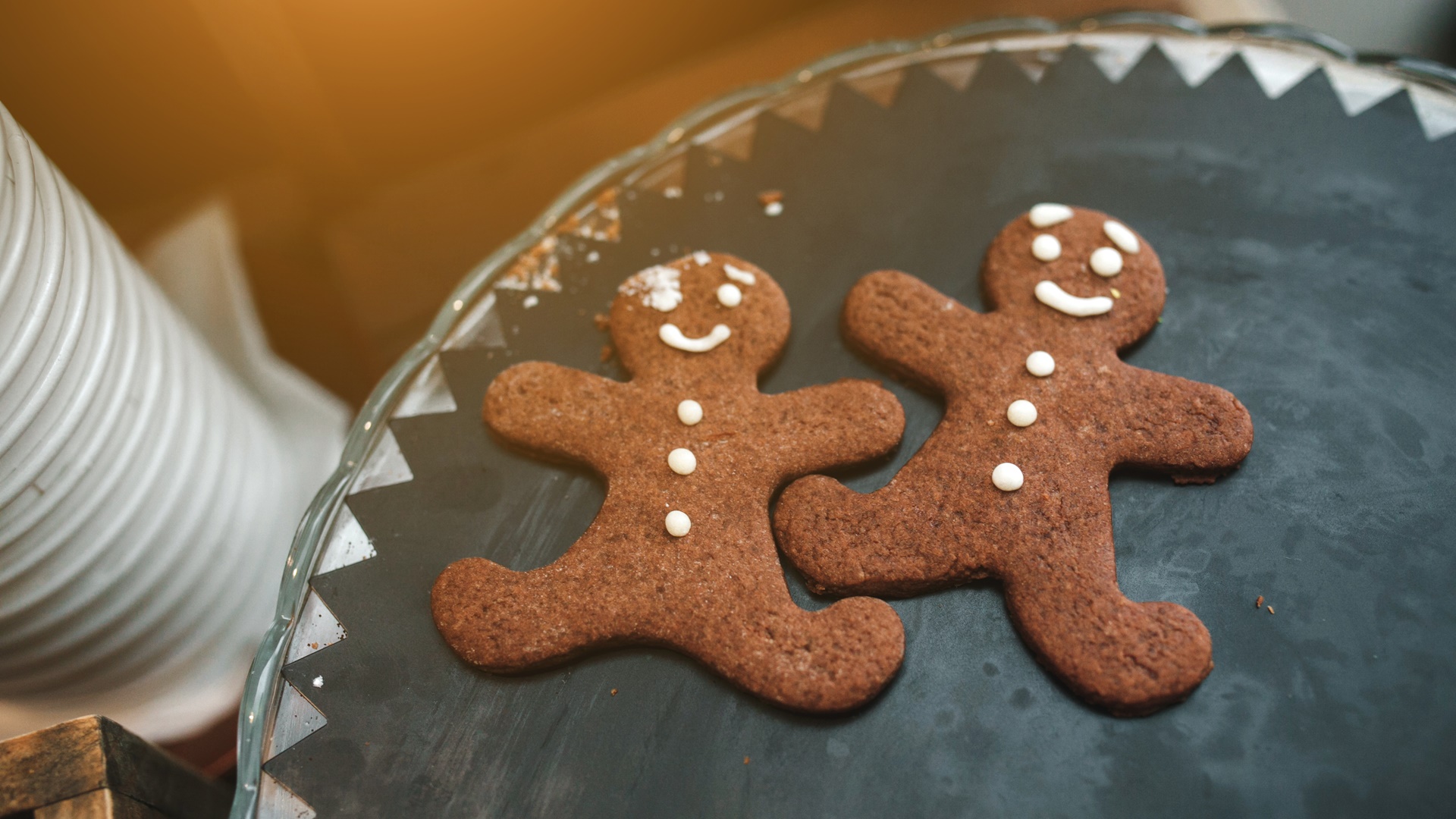 Cursos ensinam receitas de biscoitos natalinos e de bolos confeitados em Limeira