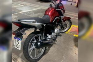 Jovem tem moto furtada em estacionamento ao lado do Senac, em Limeira