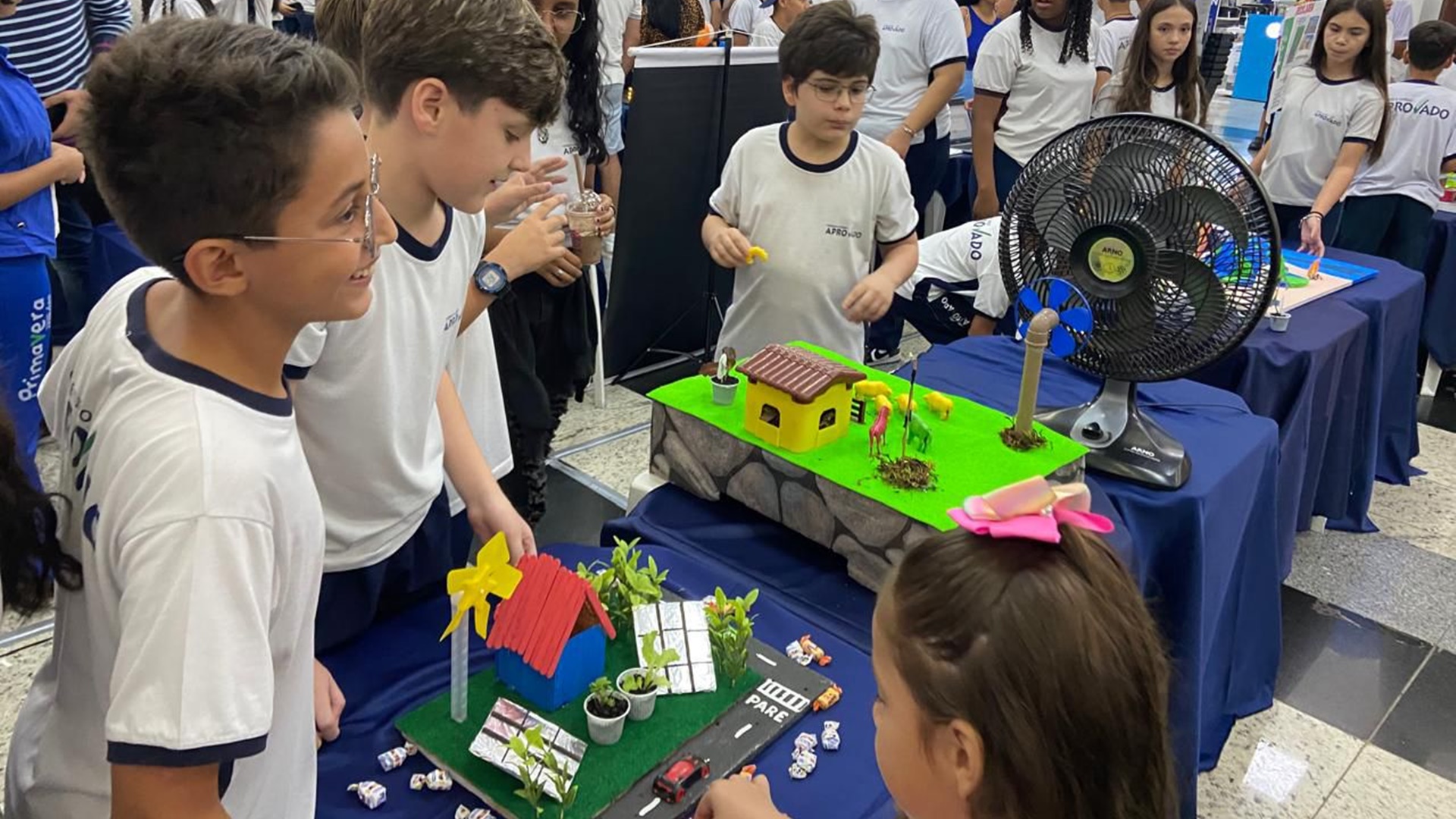 Pátio Limeira Shopping sedia Feira do Conhecimento