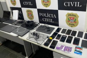 Polícia fecha falsa central telefônica e prende 7 pessoas no litoral