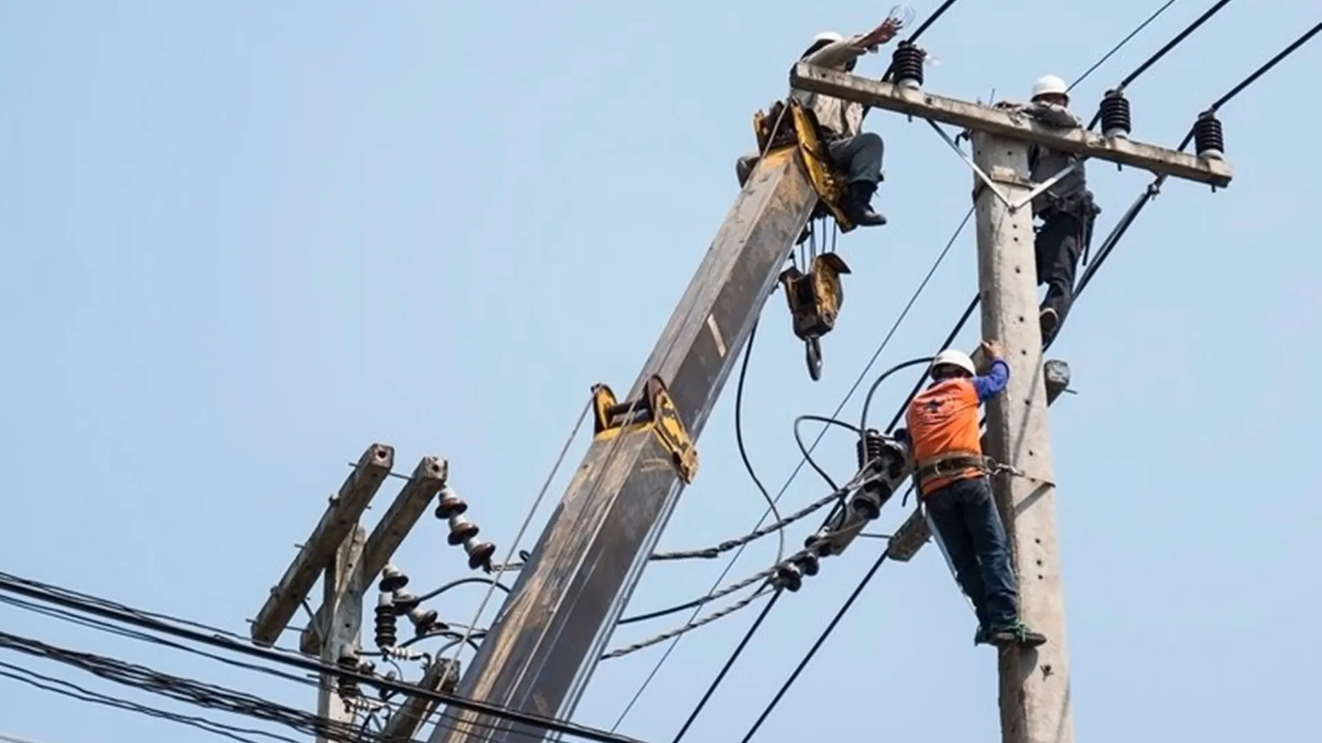 Prefeitura de Limeira realiza remoções de postes neste domingo