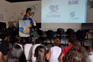 Programa Olho Vivo da BRK orienta alunos de Limeira sobre descarte de óleo usado