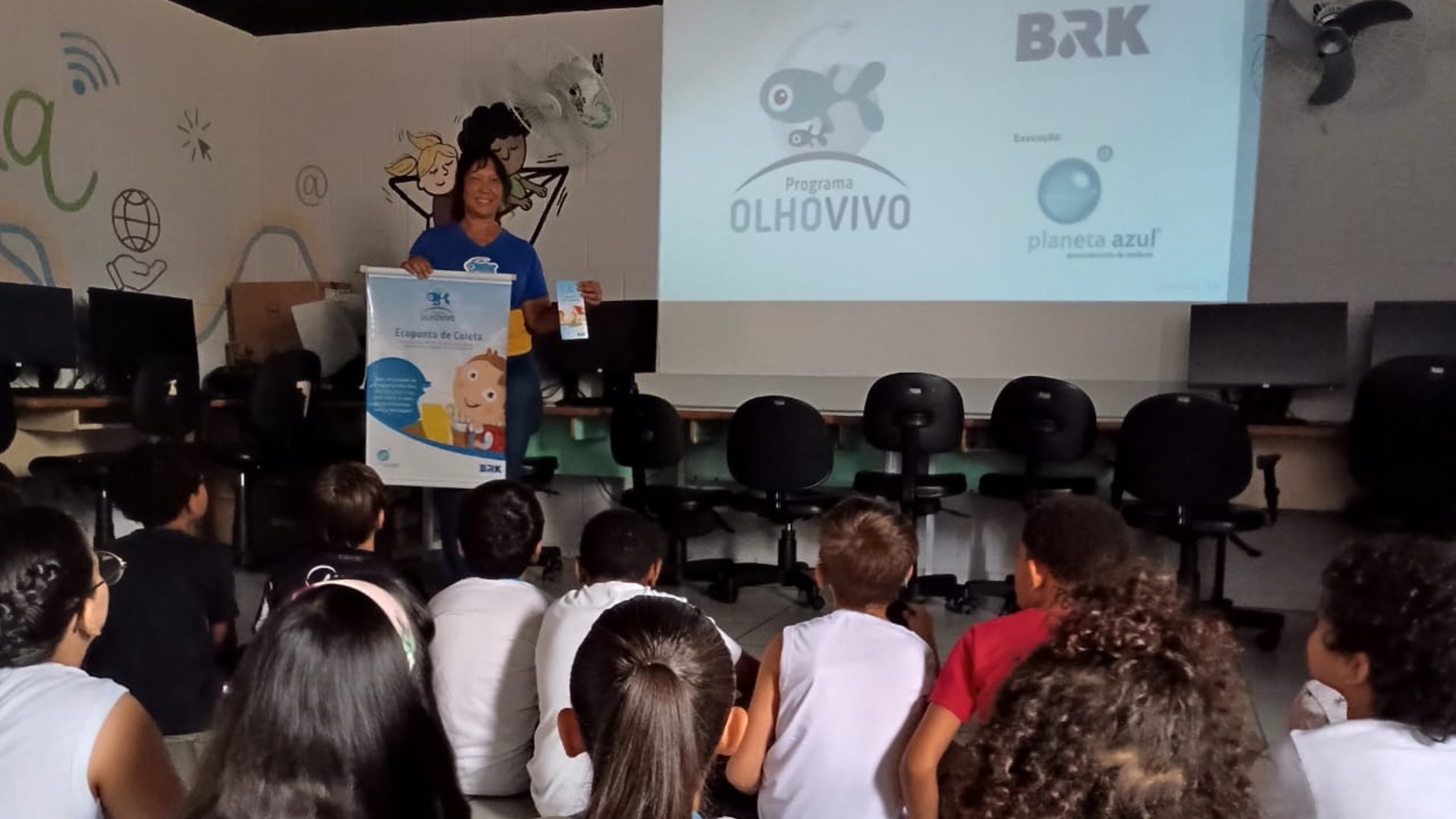 Programa Olho Vivo da BRK orienta alunos de Limeira sobre descarte de óleo usado