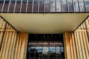 Banco Central amplia exigências para instituições participarem do Pix