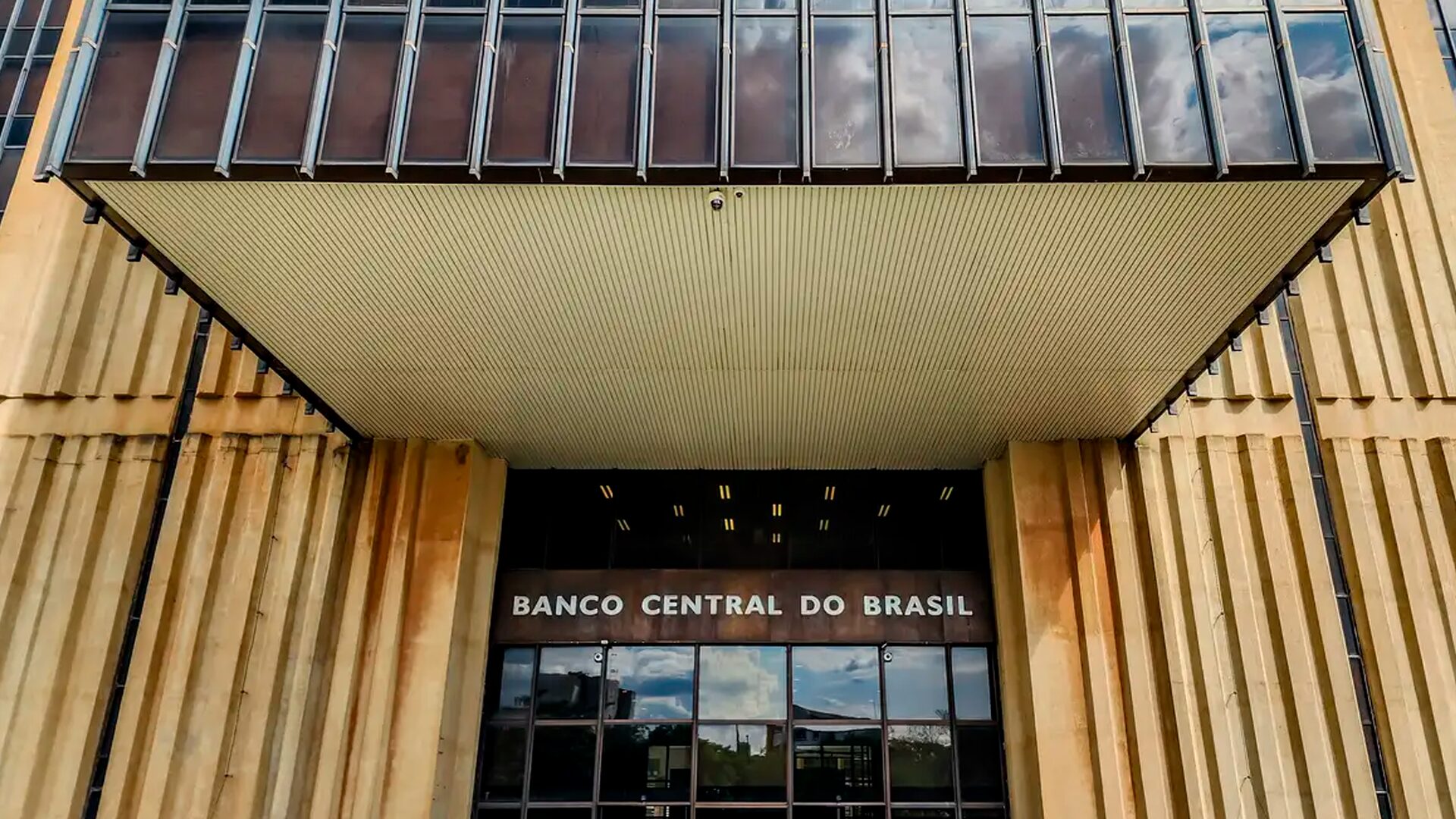 Banco Central amplia exigências para instituições participarem do Pix