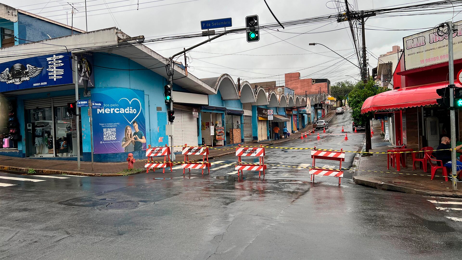 Chuva causa interdição na Rua Barão de Cascalho nesta sexta em Limeira