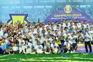 Com a taça, jogadores do Santos comemoram título da Série B