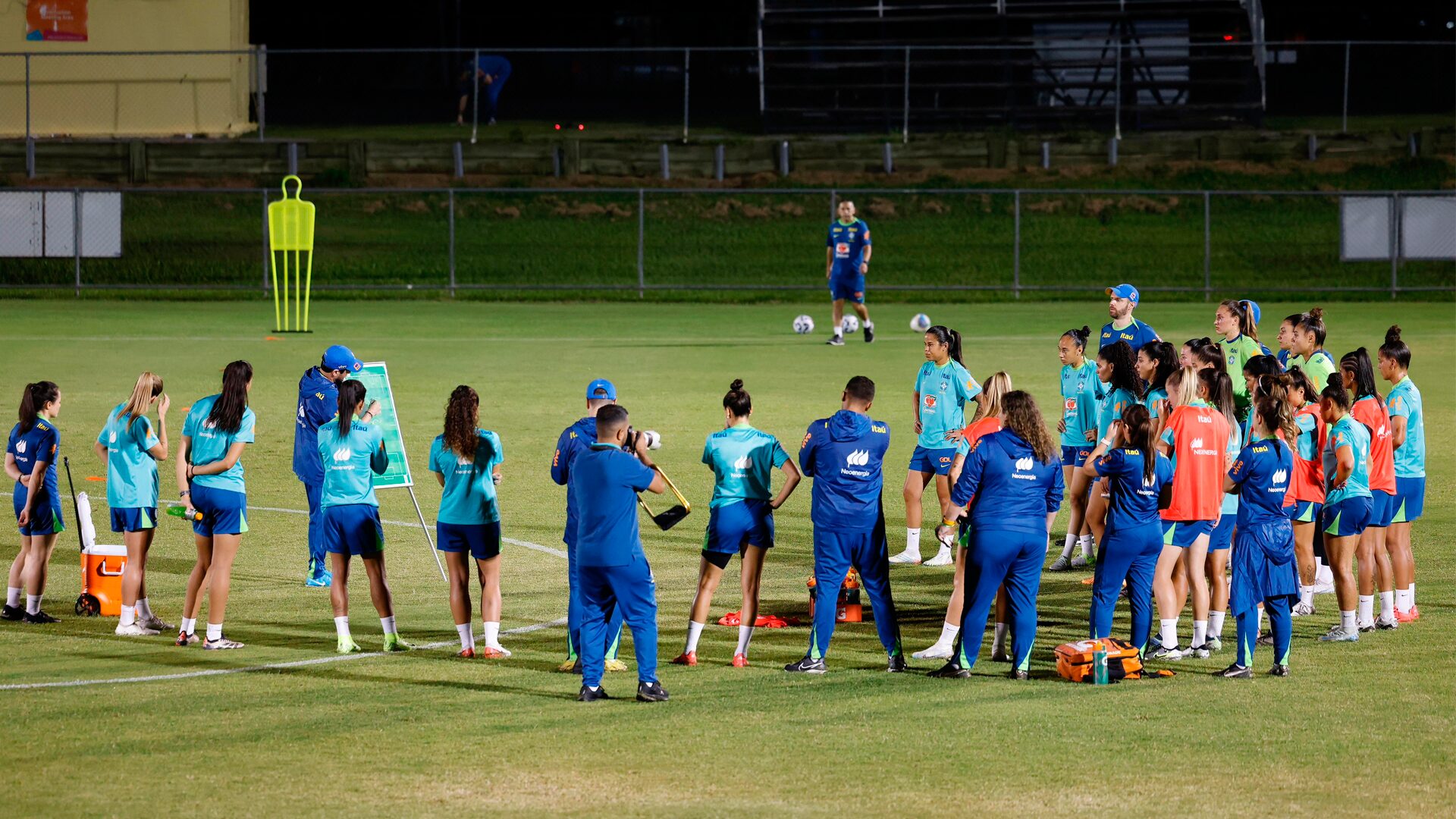 Com grupo completo, Seleção feminina realiza segundo treino em Brisbane