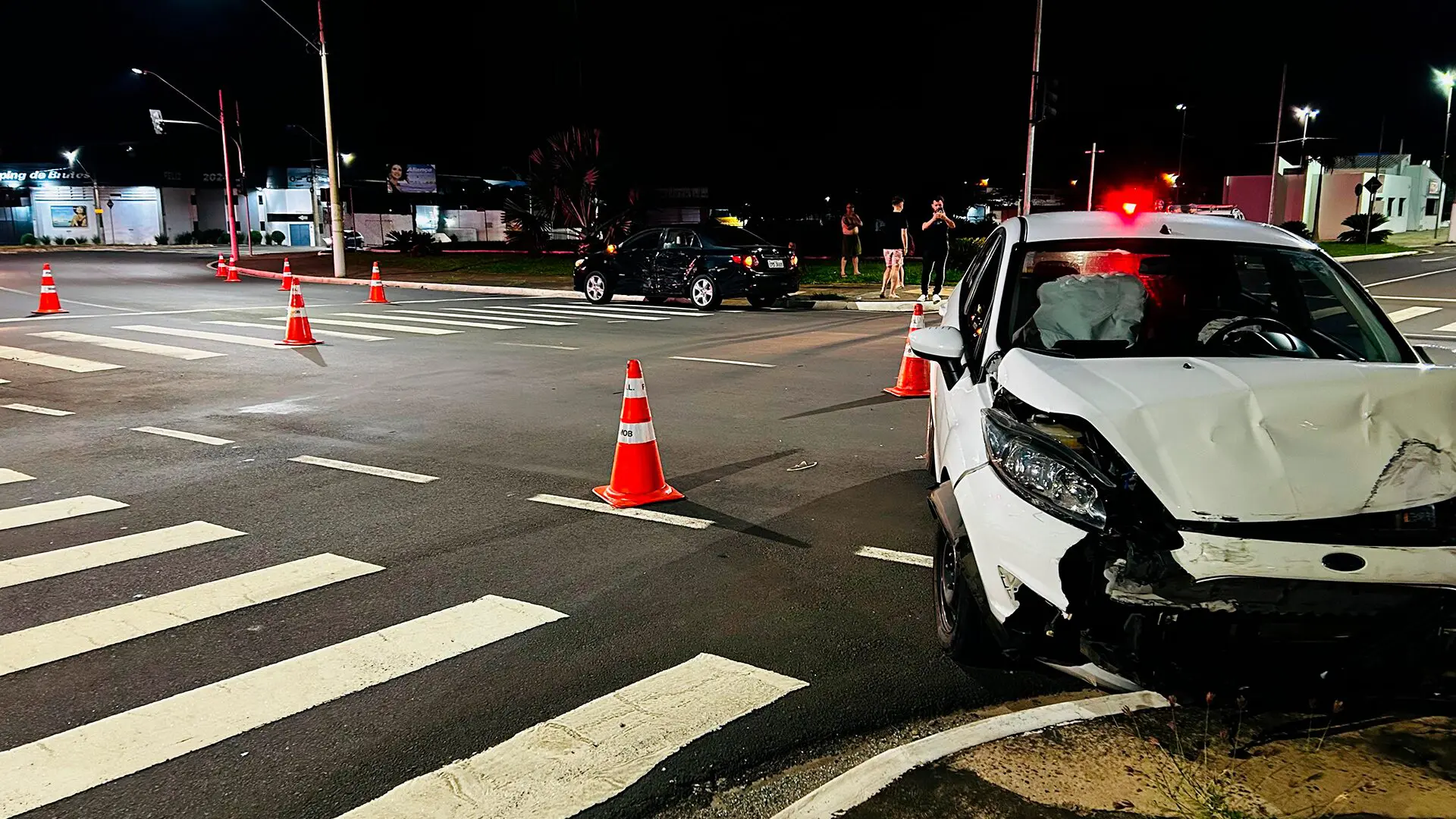 Dois acidentes são registrados na rotatória da Taba do Brasil, em Limeira