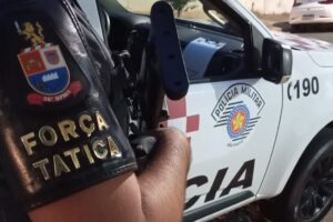 Dois são detidos com drogas e carro em situação de abandono no Jd. São Manoel