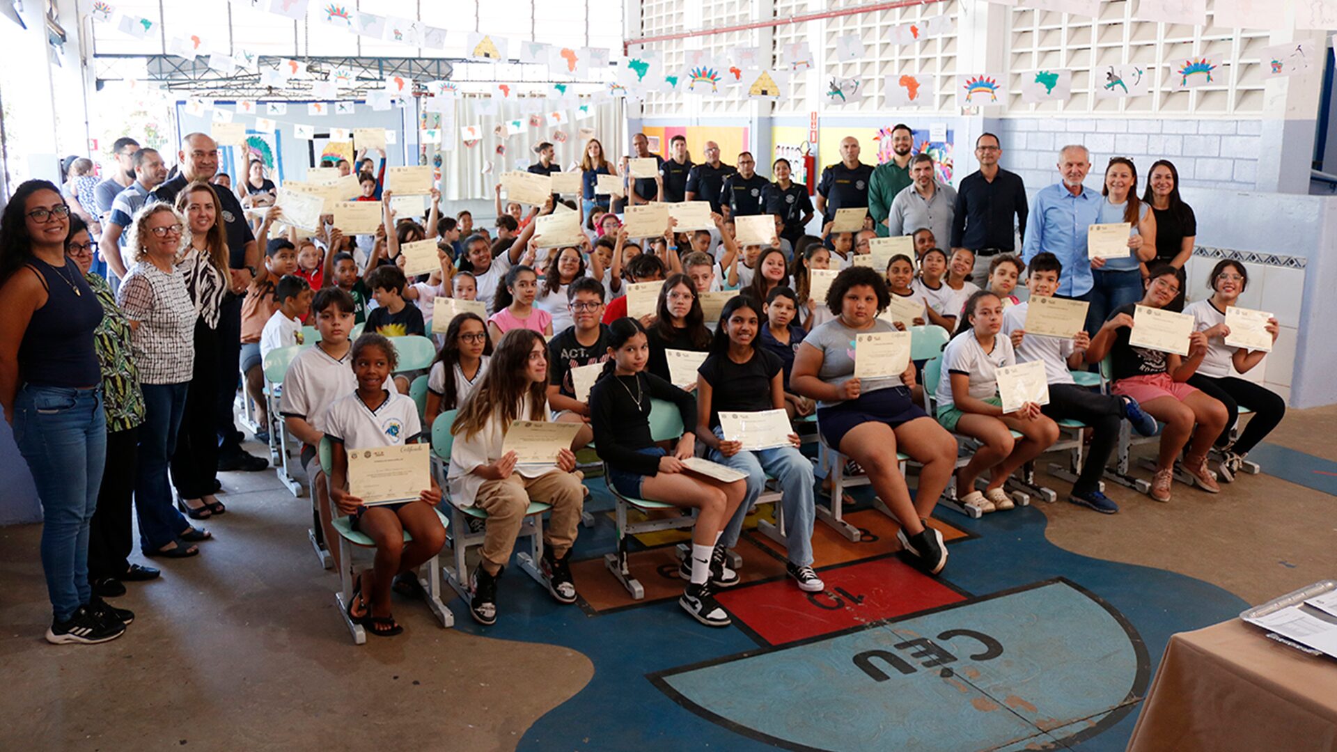 Entrega de certificados encerra atividades do Projeto Educar em Limeira