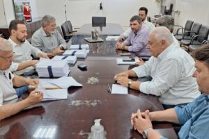 Equipes de transição de governo realizam reunião com entrega de documentos