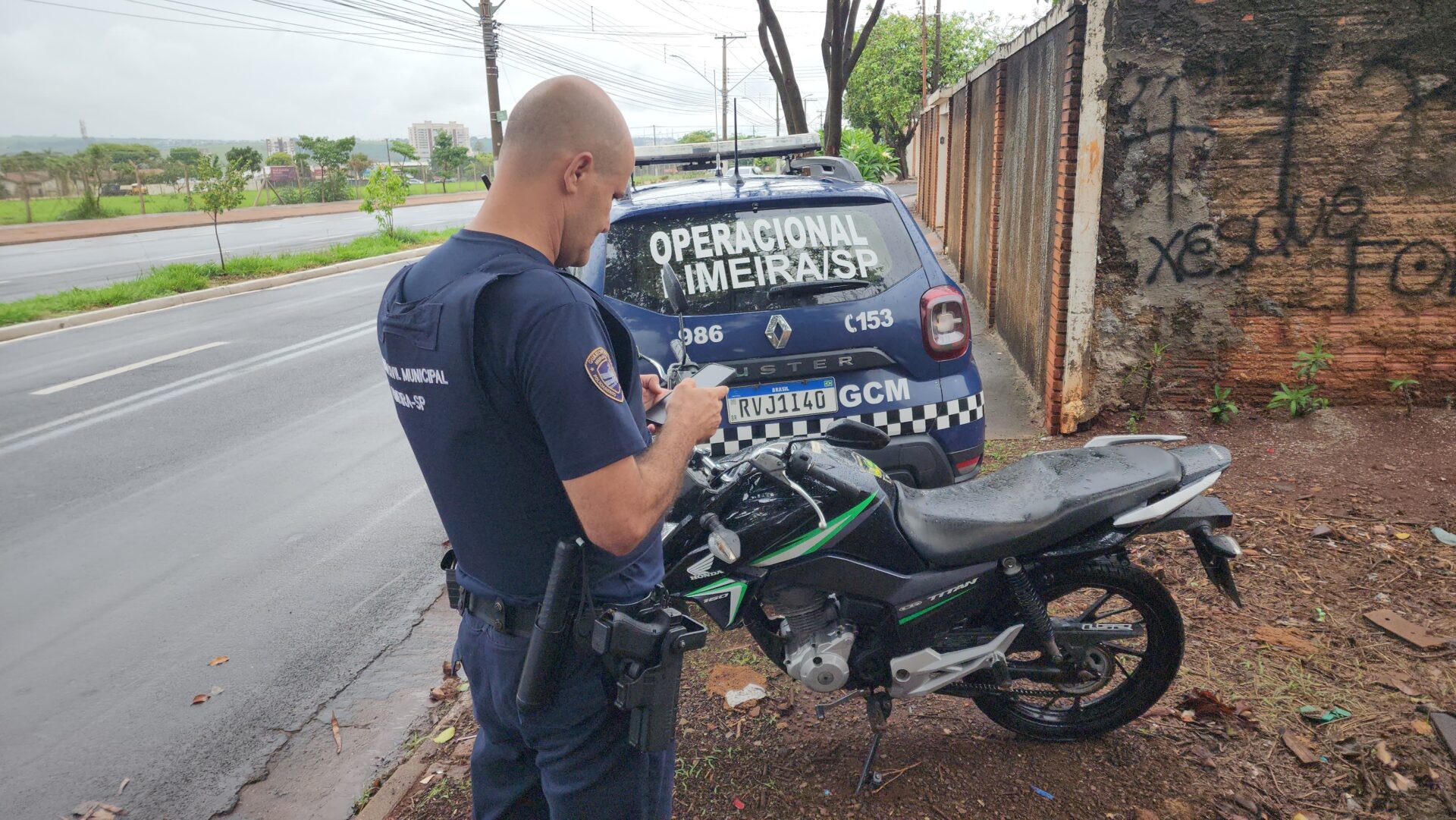 GCM apreende drogas e prende homem no Bartolomeu Grotta, em Limeira