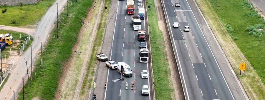 Grave acidente na Anhanguera deixa motociclista morto, em Limeira 